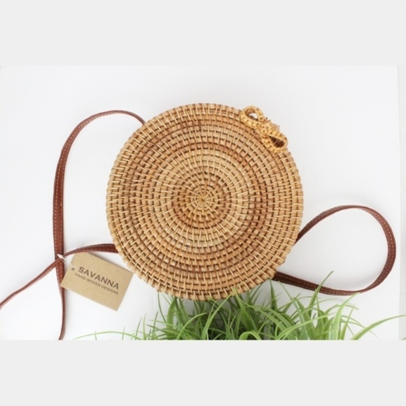 NWT SAVANNA HAND WOVEN STRAW BAG - Picture 2 of 4